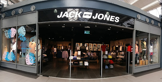 JACK & JONES - Clothing store