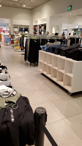 Clothing Store «H&M», reviews and photos, 11401 NW 12th St, Miami, FL 33172, USA