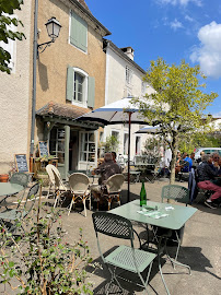 Atmosphère du Restaurant La Légende à Sauveterre-de-Béarn - n°4