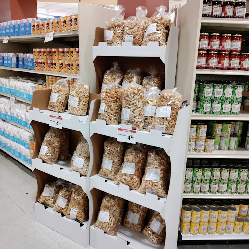 Supermarket «Giant Eagle Supermarket», reviews and photos, 907 W Maple St, Hartville, OH 44632, USA