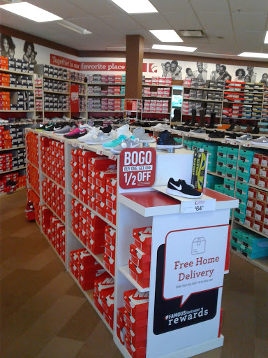 Shoe Store «Famous Footwear», reviews and photos, 4630 W Irving Park Rd, Chicago, IL 60641, USA