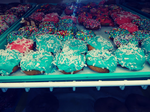 Donut Shop «Daylight Donuts Supershop», reviews and photos, 3121 S Yale Ave, Tulsa, OK 74135, USA