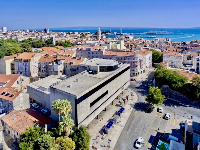 Trg Gaje Bulata 5, 21000, Split