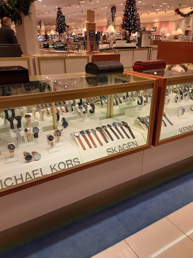 Department Store «Von Maur», reviews and photos, 2 Fountain Grass Dr, Lake St Louis, MO 63367, USA