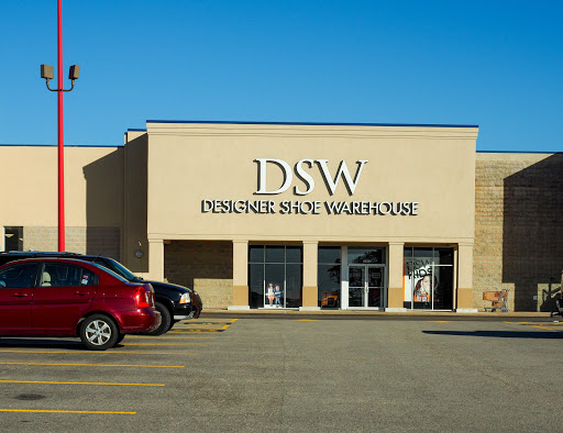 Shoe Store «DSW Designer Shoe Warehouse», reviews and photos, 6636 E State St, Rockford, IL 61108, USA