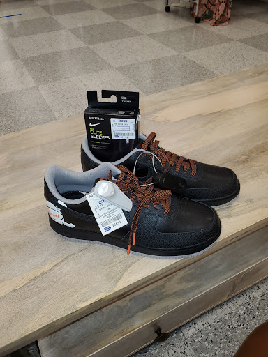 Clothing Store «Ross Dress for Less», reviews and photos, 1660 S Randall Rd, Geneva, IL 60134, USA