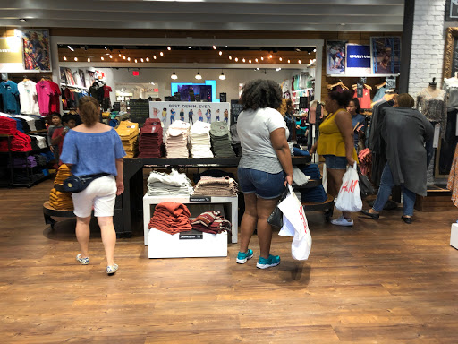 Clothing Store «Aéropostale», reviews and photos, 200 Baychester Ave, Bronx, NY 10475, USA