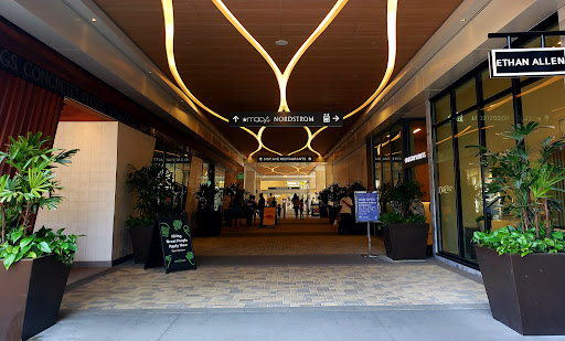 Shopping Mall «Hillsdale Shopping Center», reviews and photos, 60 E 31st Ave, San Mateo, CA 94403, USA