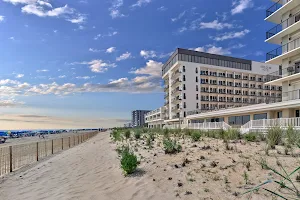 Henlopen Oceanfront Hotel image