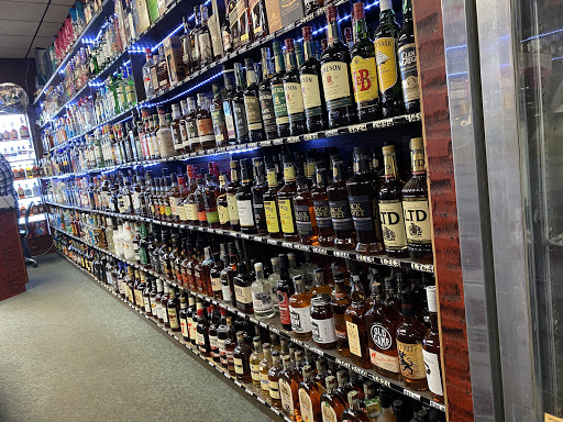Liquor Store «Day Hollow Wine & Liquor Store», reviews and photos, 409 Day Hollow Rd, Endicott, NY 13760, USA