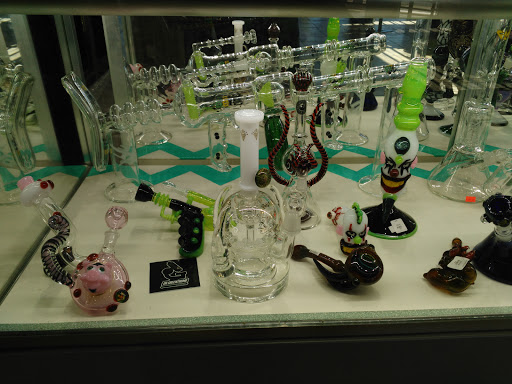 Tobacco Shop «Head Hunters Smoke Shop», reviews and photos, 2146 19th St, Lubbock, TX 79401, USA