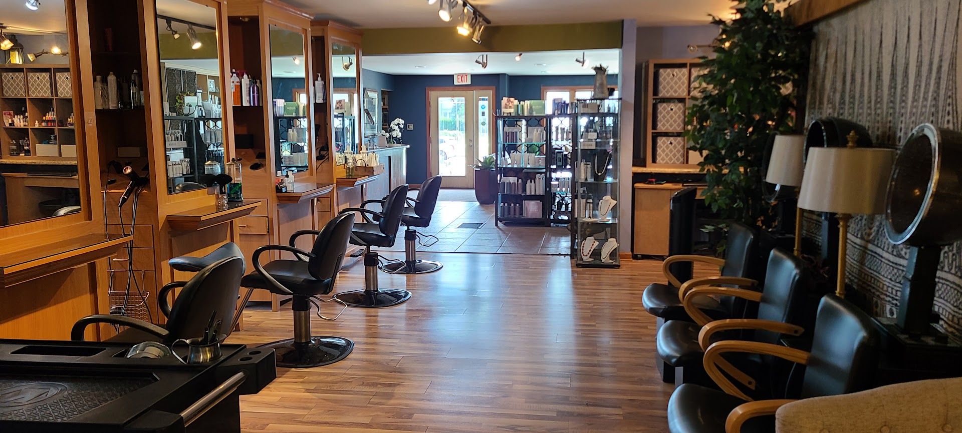 PARAGON DESIGN Full Service Salon