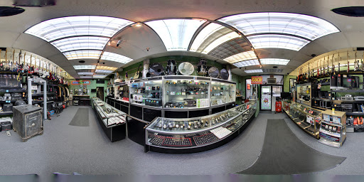 Pawn Shop «Royal Pawn Shop», reviews and photos, 428 S Clark St, Chicago, IL 60605, USA