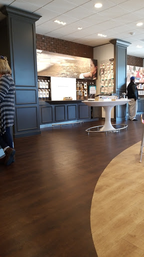 Cell Phone Store «Verizon», reviews and photos, 2608 E Stone Dr, Kingsport, TN 37660, USA