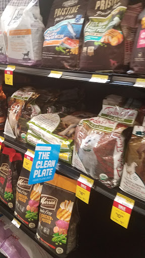 Grocery Store «Earth Fare North Canton», reviews and photos, 3939 Everhard Rd NW, North Canton, OH 44709, USA