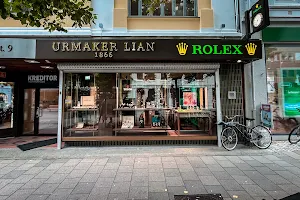 Urmaker Lian - Official Rolex Retailer image