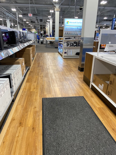 Electronics Store «Best Buy», reviews and photos, 1 Garden State Plaza Blvd, Paramus, NJ 07652, USA