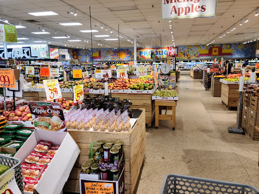 Grocery Store «Horrocks Market», reviews and photos, 4455 Breton Rd SE, Kentwood, MI 49508, USA