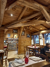 Atmosphère du Restaurant de cuisine européenne moderne La Poya à Châtel - n°11