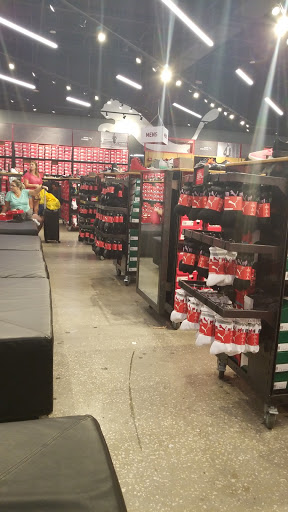 Shoe Store «PUMA», reviews and photos, 4977 International Dr #3b, Orlando, FL 32819, USA