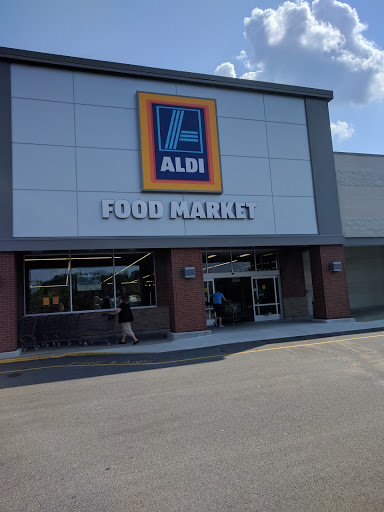 Supermarket «ALDI», reviews and photos, 2810 Mountaineer Blvd, Charleston, WV 25309, USA