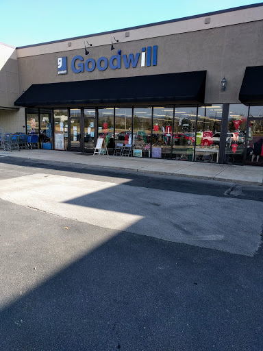 Goodwill Thrift Store & Job Training Center, 697 Emory Valley Rd, Oak Ridge, TN 37830, USA, 