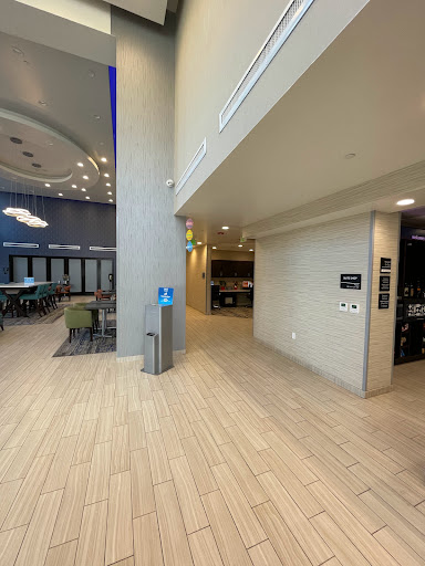 Hampton Inn & Suites Gilroy image