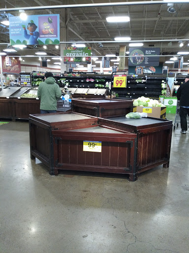 Shopping Mall «Gateway Shopping Center», reviews and photos, 9924 NE Halsey St, Portland, OR 97220, USA