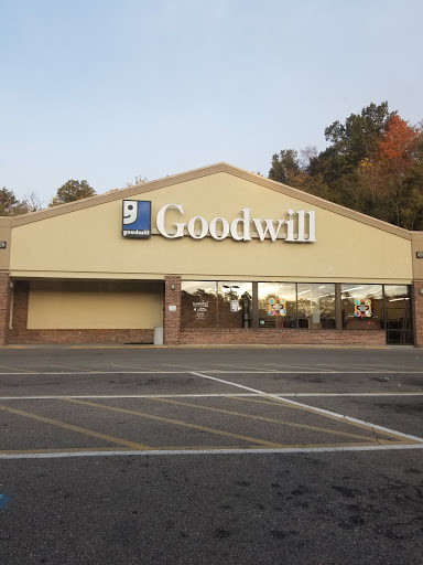 Loveland Goodwill Store, 330 Loveland Madeira Rd, Loveland, OH 45140, USA, 