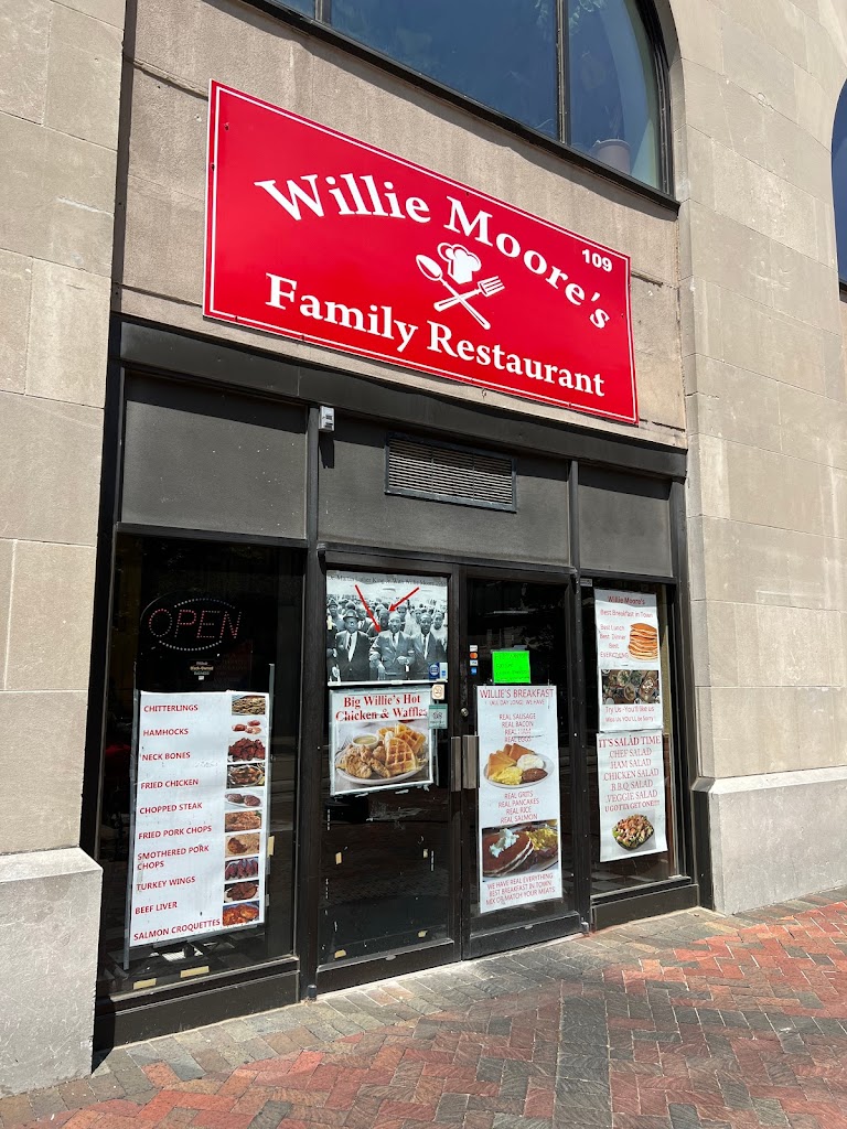 Willie Moore's Restaurant 38103