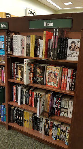 Book Store «Barnes & Noble», reviews and photos, 728 Waukegan Rd, Deerfield, IL 60015, USA