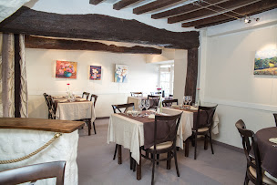 Photo n°61 de Le Côté Saint Pierre à Coutances ()