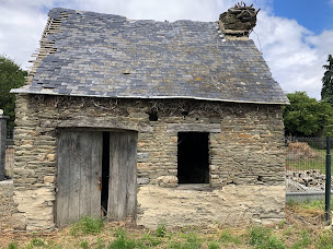 Photo n°8 de Prieuré du Mont-Saint-Michel à Pontorson ()