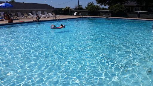 Country Club «Henry County Country Club», reviews and photos, 2200 Campbellsburg Rd, New Castle, KY 40050, USA