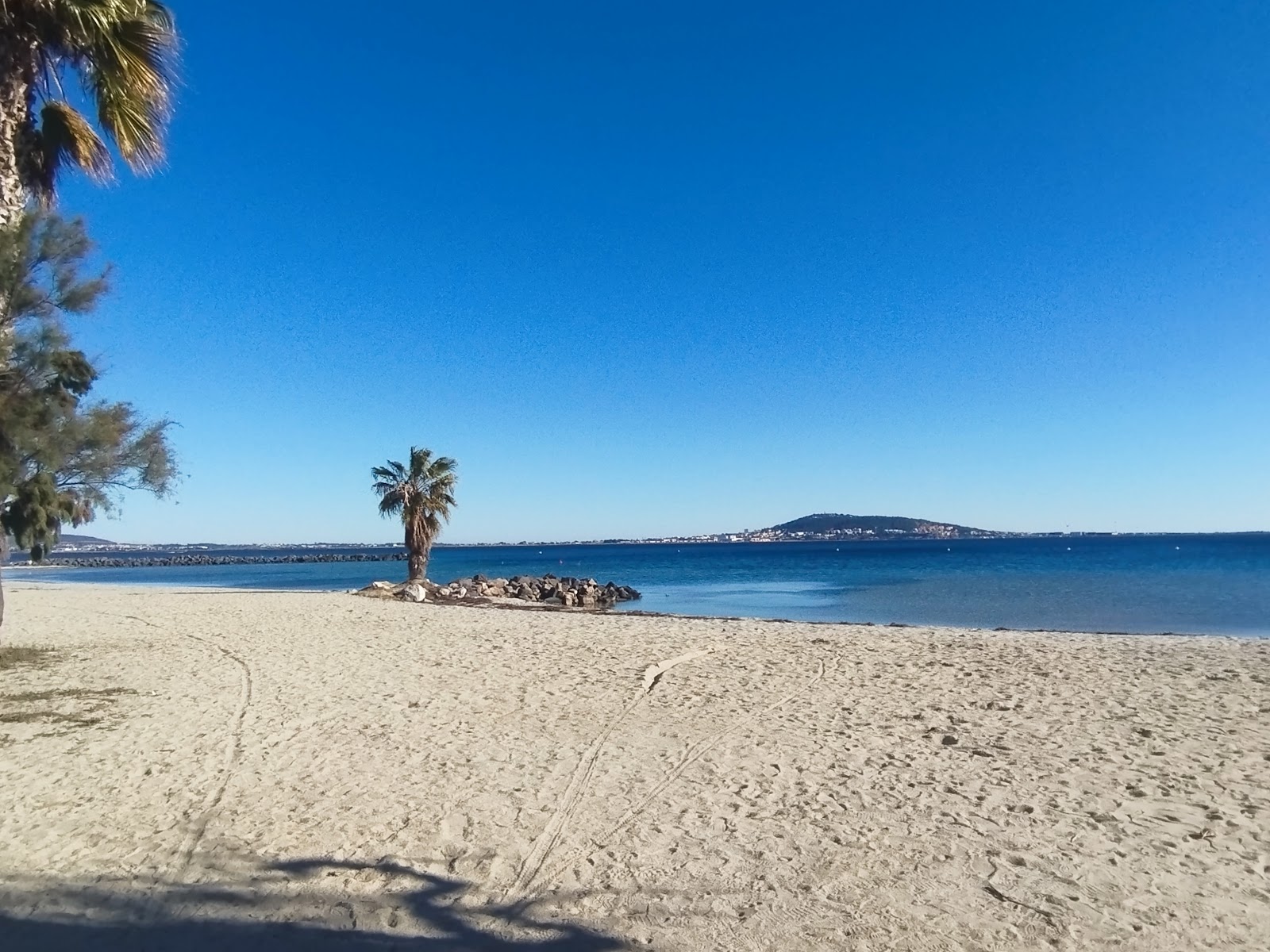 Photo de La Plagette Beach - endroit populaire parmi les connaisseurs de la détente