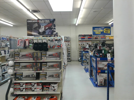 Hardware Store «Harbor Freight Tools», reviews and photos, 34900 Groesbeck Hwy, Charter Twp of Clinton, MI 48035, USA
