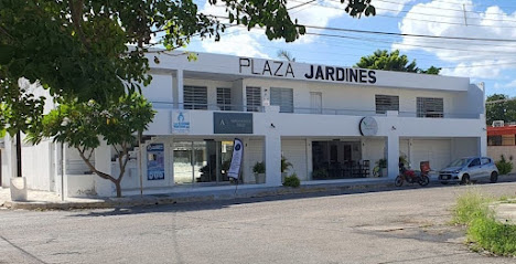 Plaza Jardines