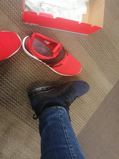 Shoe Store «DSW Designer Shoe Warehouse», reviews and photos, 720 Jefferson Rd, Rochester, NY 14623, USA