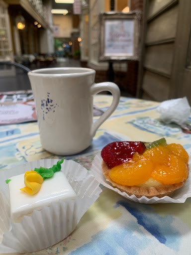 Restaurant «La Baguette French Bread and Pastry Shop», reviews and photos, 3088 Poplar Ave, Memphis, TN 38111, USA