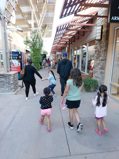 Shopping Mall «Phoenix Premium Outlets», reviews and photos, 4976 Premium Outlets Way, Chandler, AZ 85226, USA