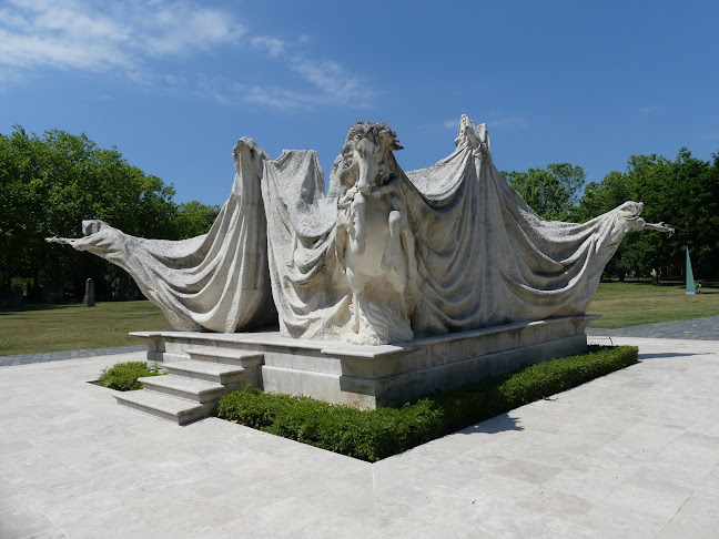 Értékelések erről a helyről: Fiumei úti sírkert, Budapest - Temetkezési vállalkozás