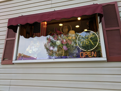 Florist «Coach House Floral, Inc.», reviews and photos, 146 Market St W, Canal Fulton, OH 44614, USA