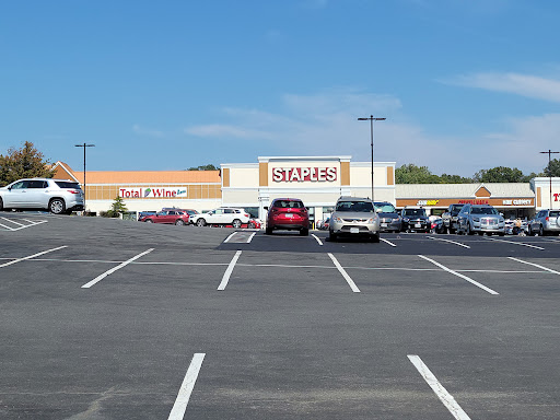 Office Supply Store «Staples», reviews and photos, 9480 Main Street, Fairfax, VA 22031, USA