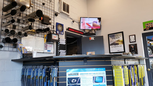 Auto Repair Shop «Huff Muffler of Brandon, LLC.», reviews and photos, 702 E Brandon Blvd, Brandon, FL 33511, USA