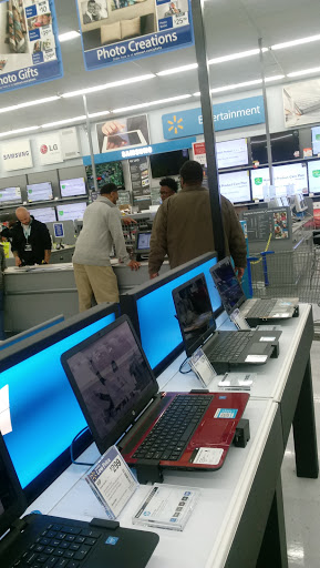 Department Store «Walmart Supercenter», reviews and photos, 5323 E Court St N, Burton, MI 48509, USA