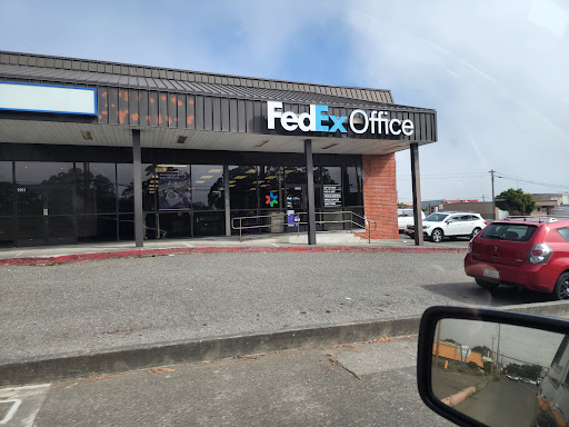 Print Shop «FedEx Office Print & Ship Center», reviews and photos, 2021 5th St c, Eureka, CA 95501, USA
