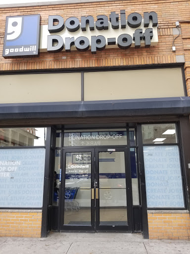 Thrift Store «Goodwill Industries Store & Donation Center», reviews and photos, 258 Livingston St, Brooklyn, NY 11201, USA