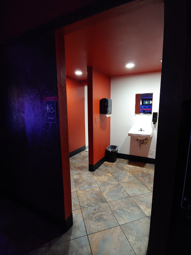 Bowling Alley «Strike City Lanes Bowling Center», reviews and photos, 1170 OR-99, Eugene, OR 97402, USA