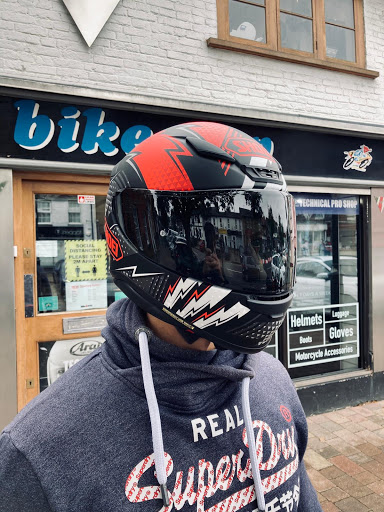 Motorcycle helmet stores Luton