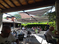 Atmosphère du Restaurant de grillades Le Clos du Murier à Généragues - n°1